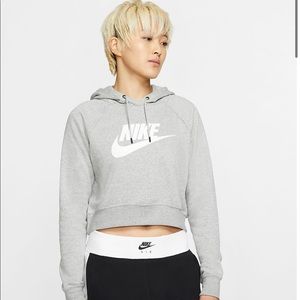 Nike Sportswear Essential Cropped Hoodie